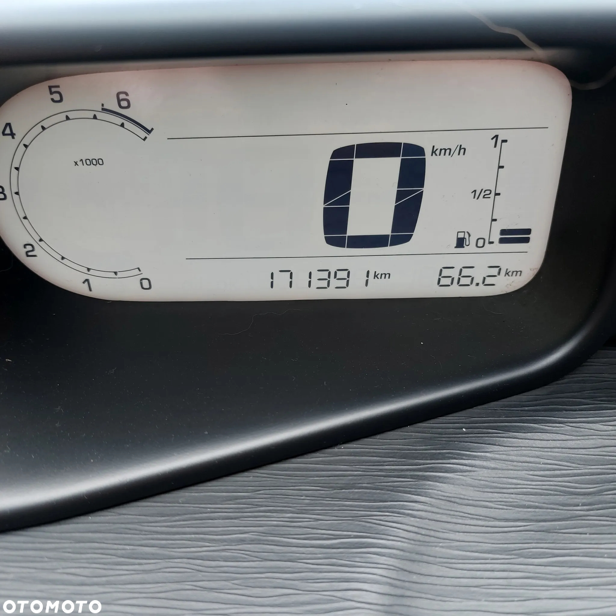 Citroën C3 Picasso 1.4i Exclusive - 8