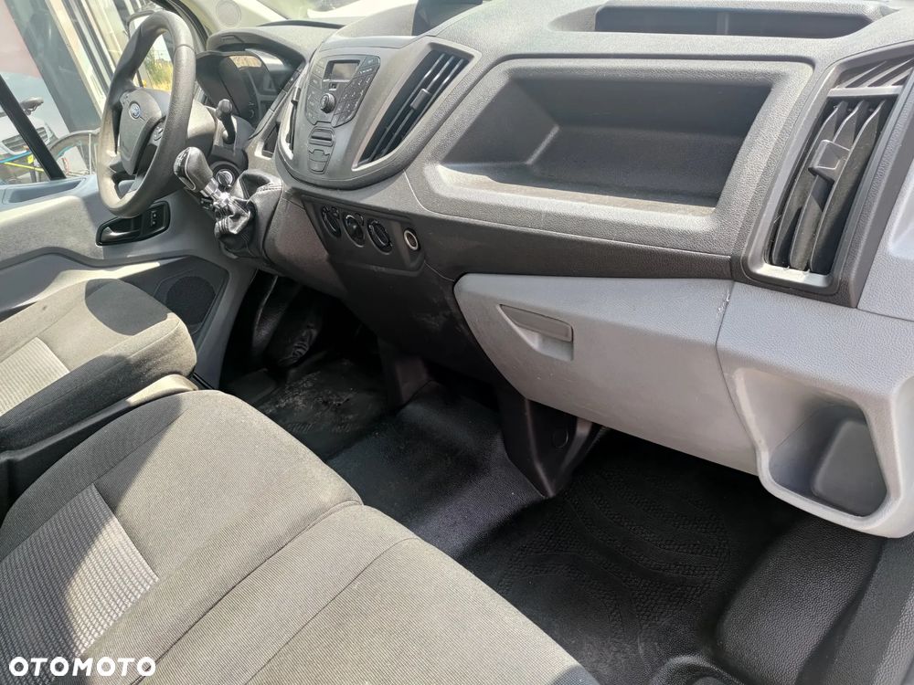 Ford Transit - 17