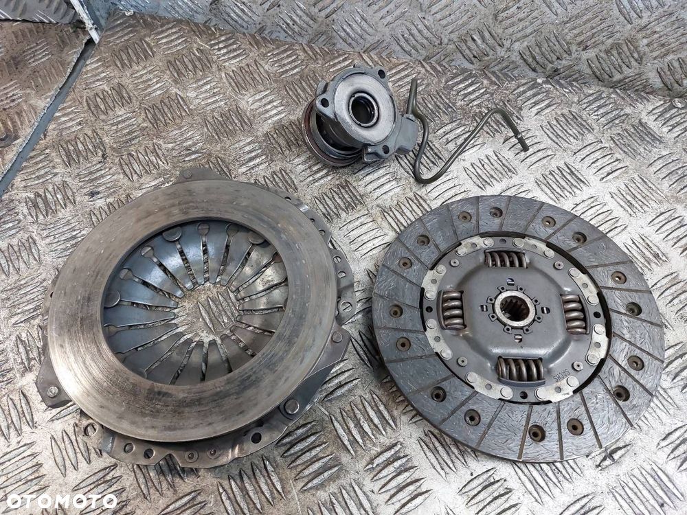 SPRZĘGŁO TARCZA + DOCISK + ŁOŻYSKO COMBO C 1.7 DI 55351769 24422061 - 6