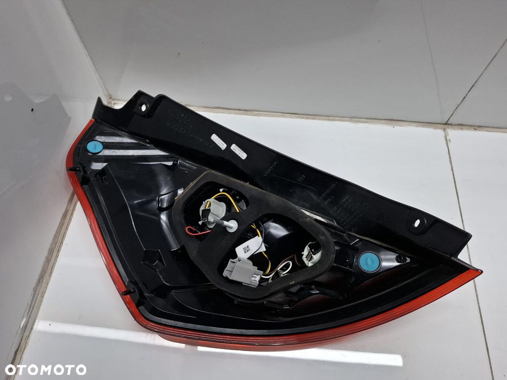 LAMPA TYLNA PRAWA TYŁ FORD FIESTA MK VII LIFT - 4
