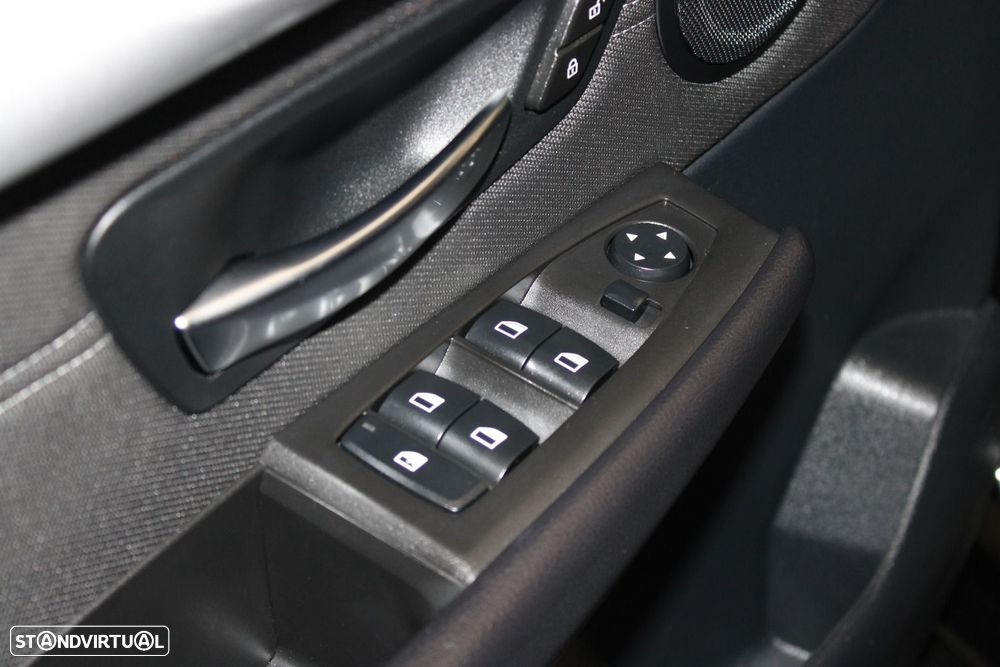 BMW 216 Gran Tourer d Auto - 26