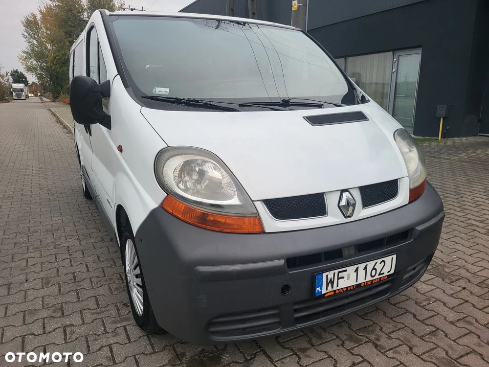 Renault Trafic Passenger - 21