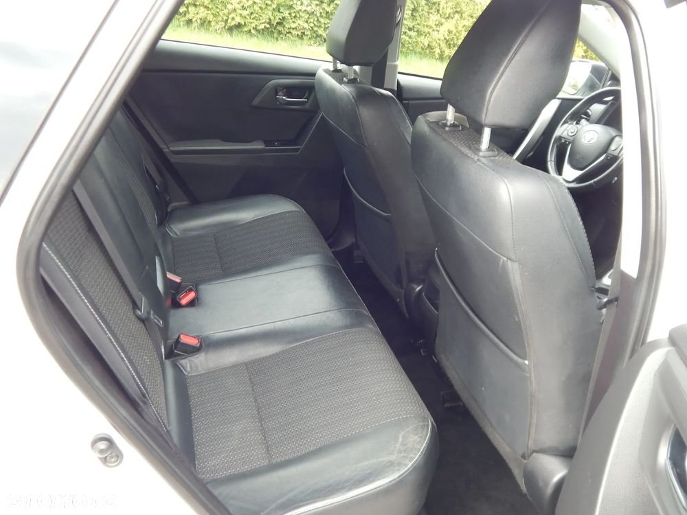 Toyota Auris 1.8 HSD Luna - 11