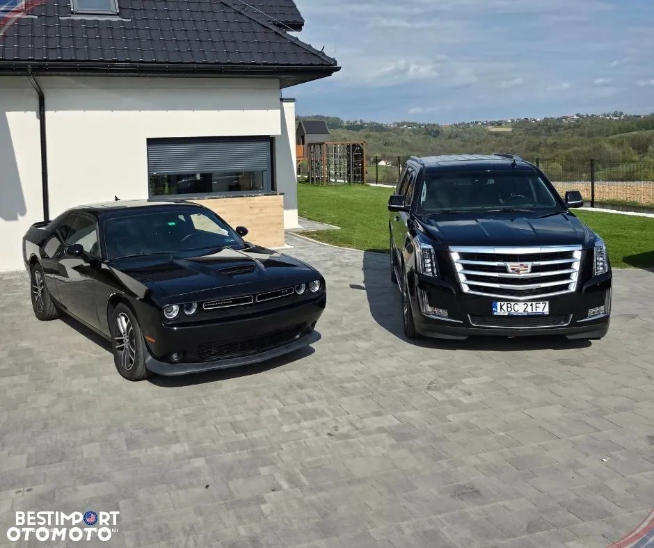 Cadillac Escalade - 7