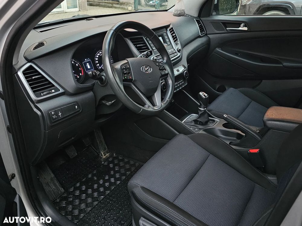 Hyundai Tucson 1.6 T-GDi 4WD 6MT Style - 10