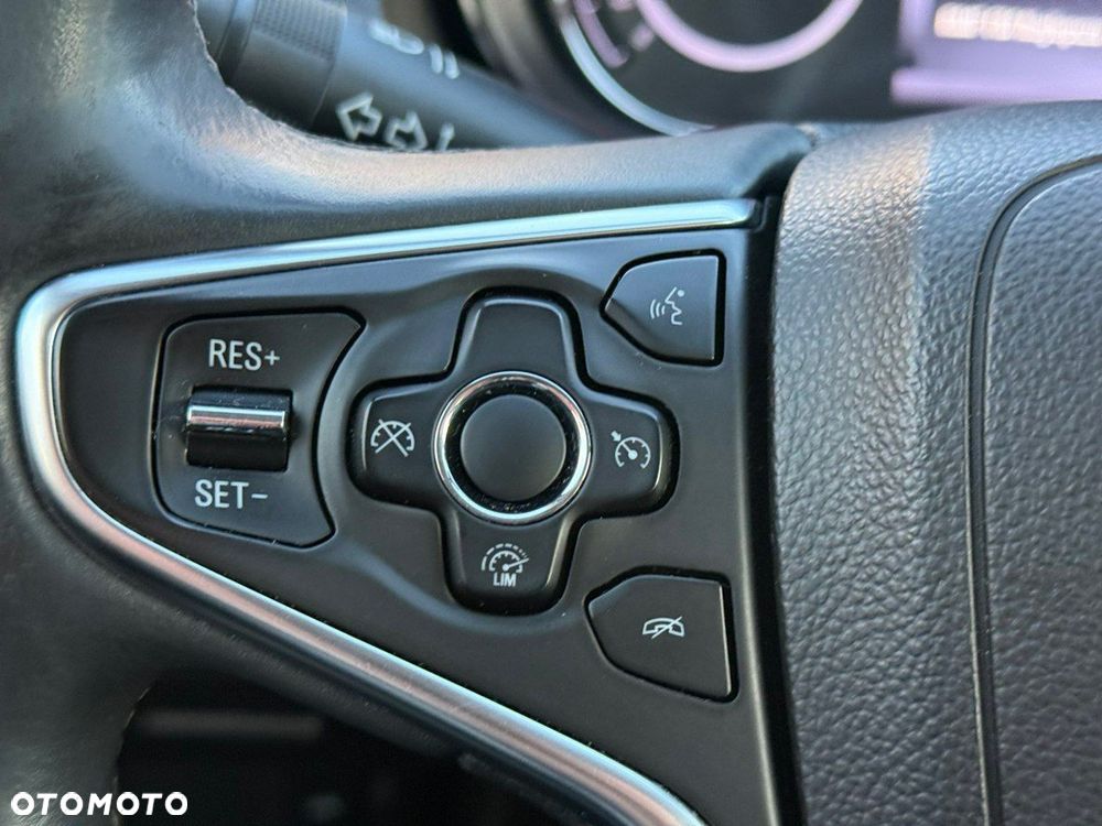 Opel Insignia 1.4 T Executive S&S - 20