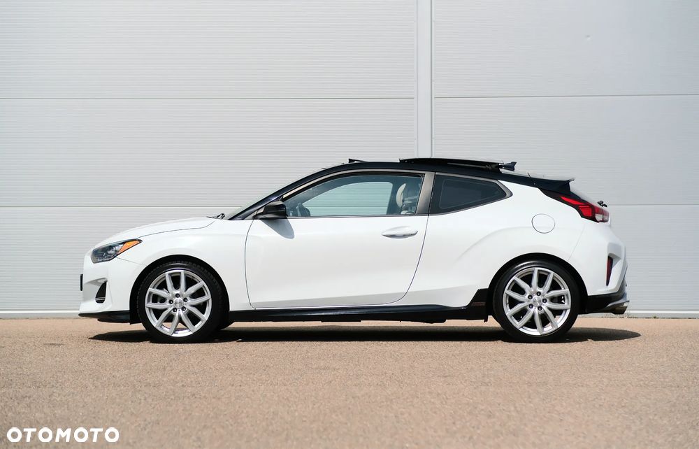 Hyundai Veloster - 4