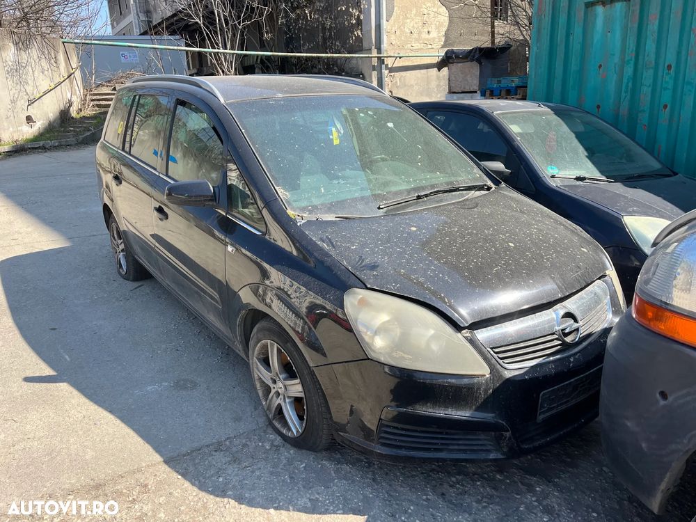 Dezmembrez Opel Zafira B 2007 negru CDTI - 2
