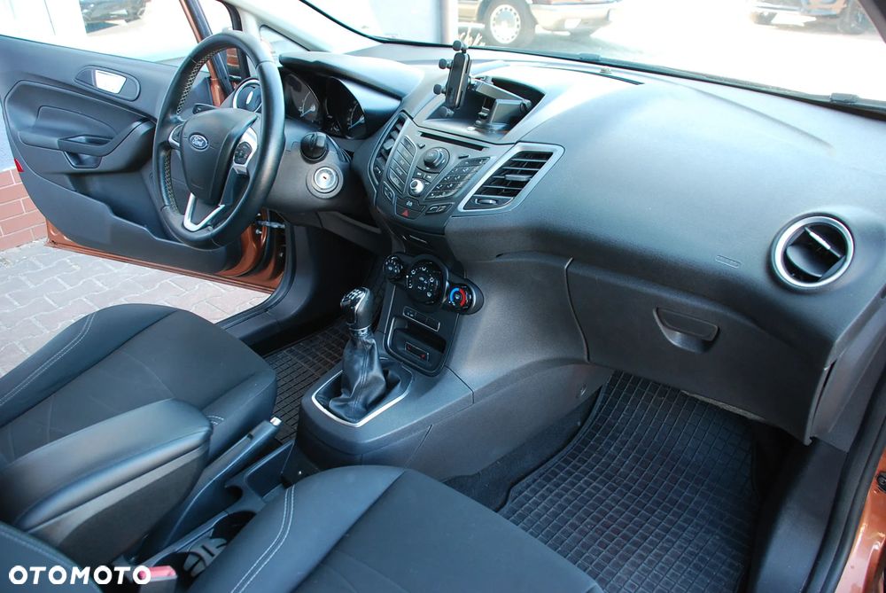Ford Fiesta 1.6 TDCi DPF Titanium - 18