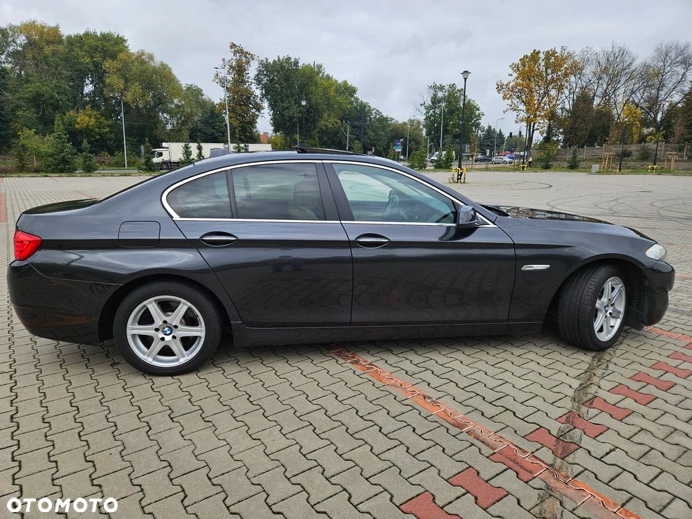 BMW Seria 5 525d - 10