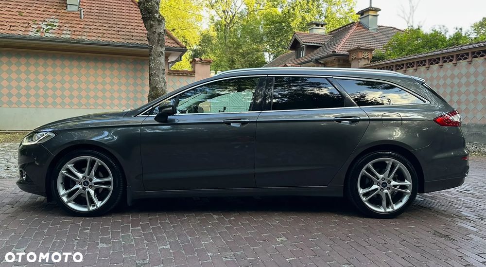 Ford Mondeo 2.0 EcoBoost Titanium - 24
