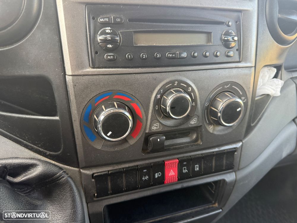 Iveco DAILY 3.0   35C15  7 LUGARES - 13