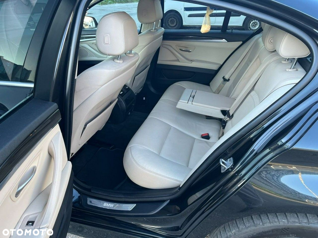 BMW Seria 5 525d xDrive Luxury Line - 11