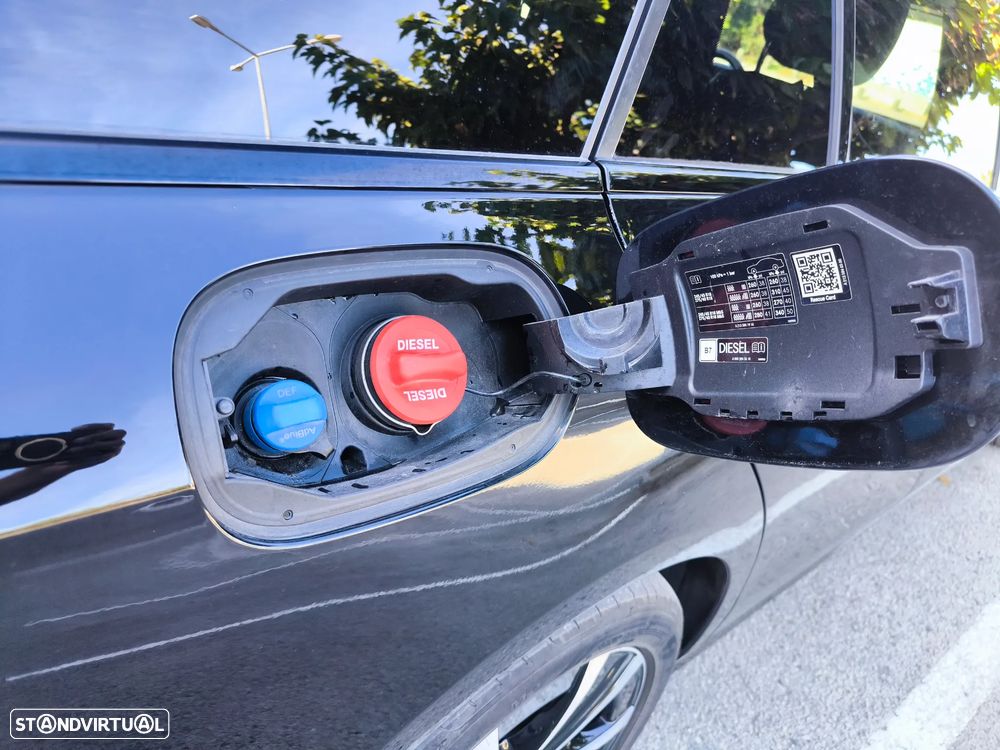 Mercedes-Benz E 300 de 4Matic 9G-TRONIC Avantgarde - 4