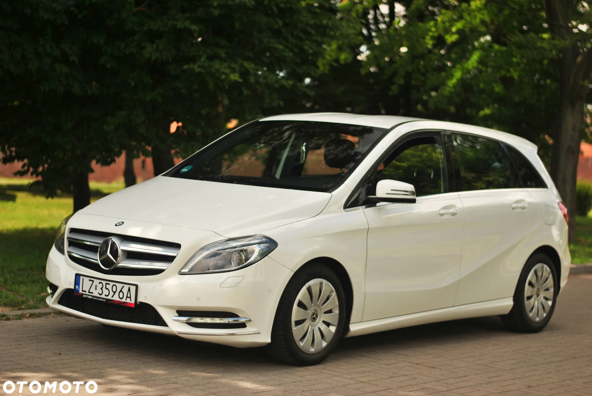 Mercedes-Benz Klasa B 180 (BlueEFFICIENCY) - 2