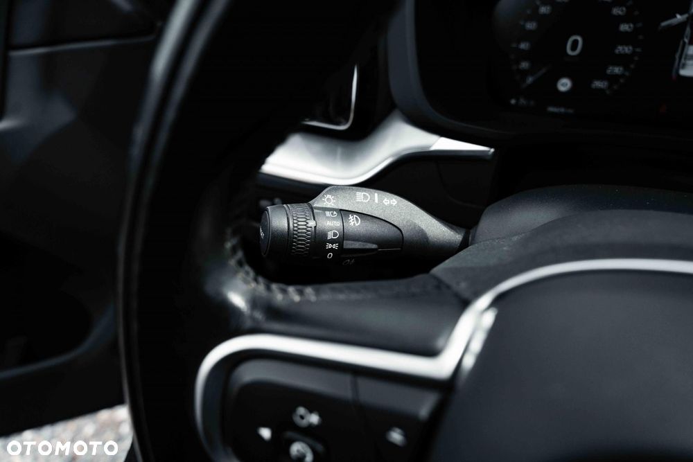 Volvo XC 60 D3 Momentum Pro - 33