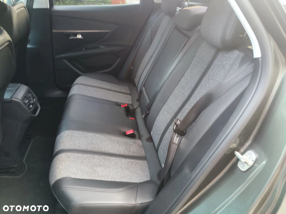 Peugeot 3008 1.2 PureTech Allure S&S - 8