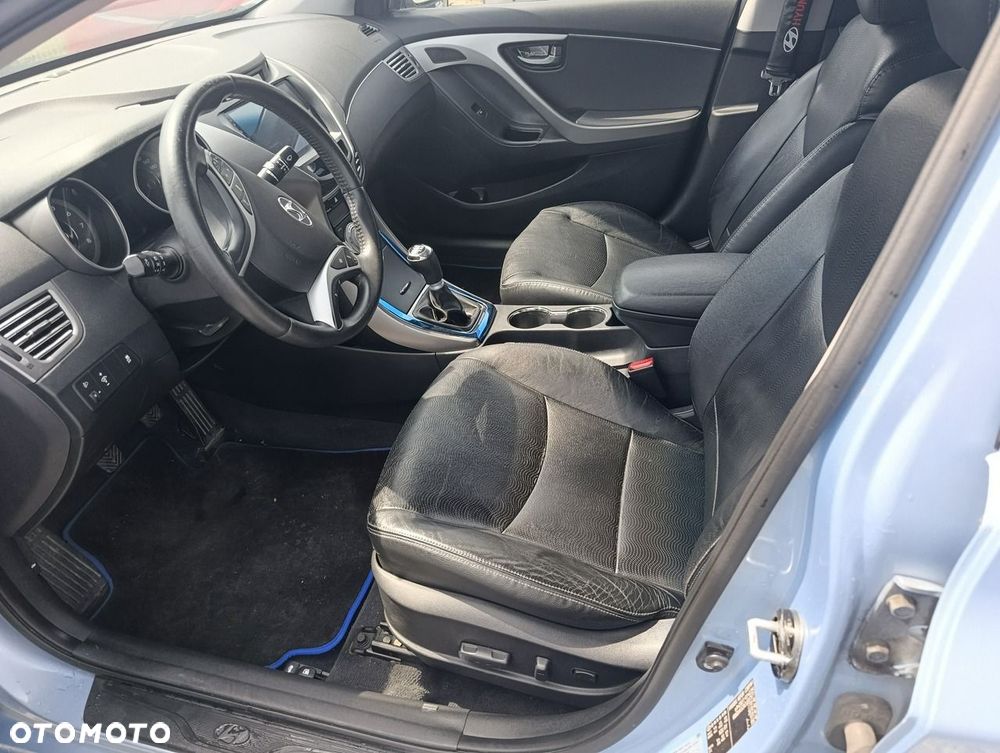 Hyundai Elantra - 9