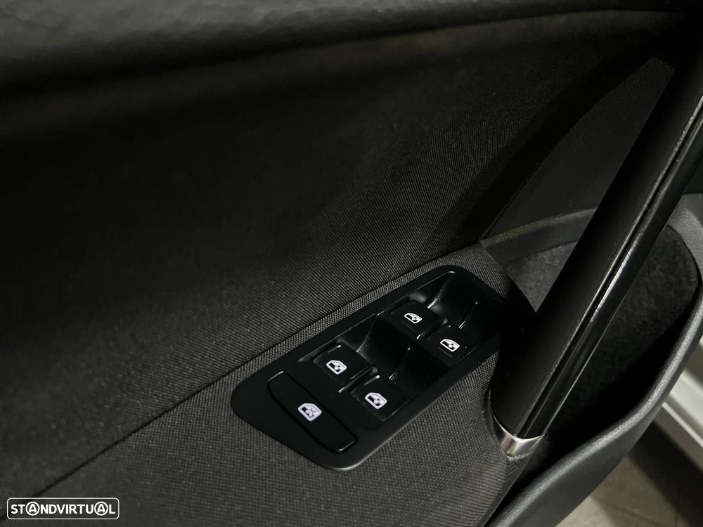 VW Golf 1.6 TDi Confortline - 15