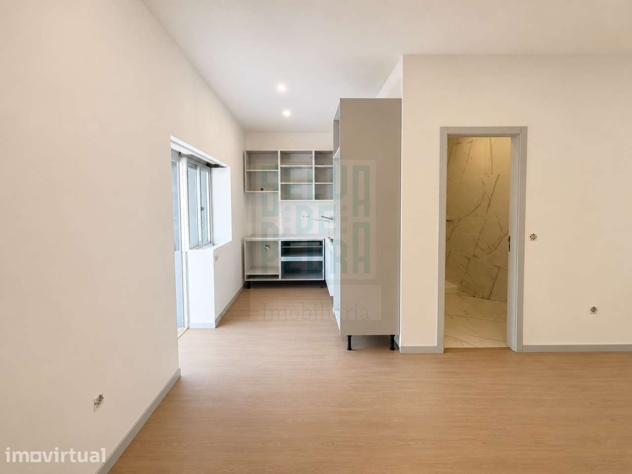 T2 Remodelado com Garagem Box em Valbom | A 10 Min do Porto - Grande imagem: 4/21