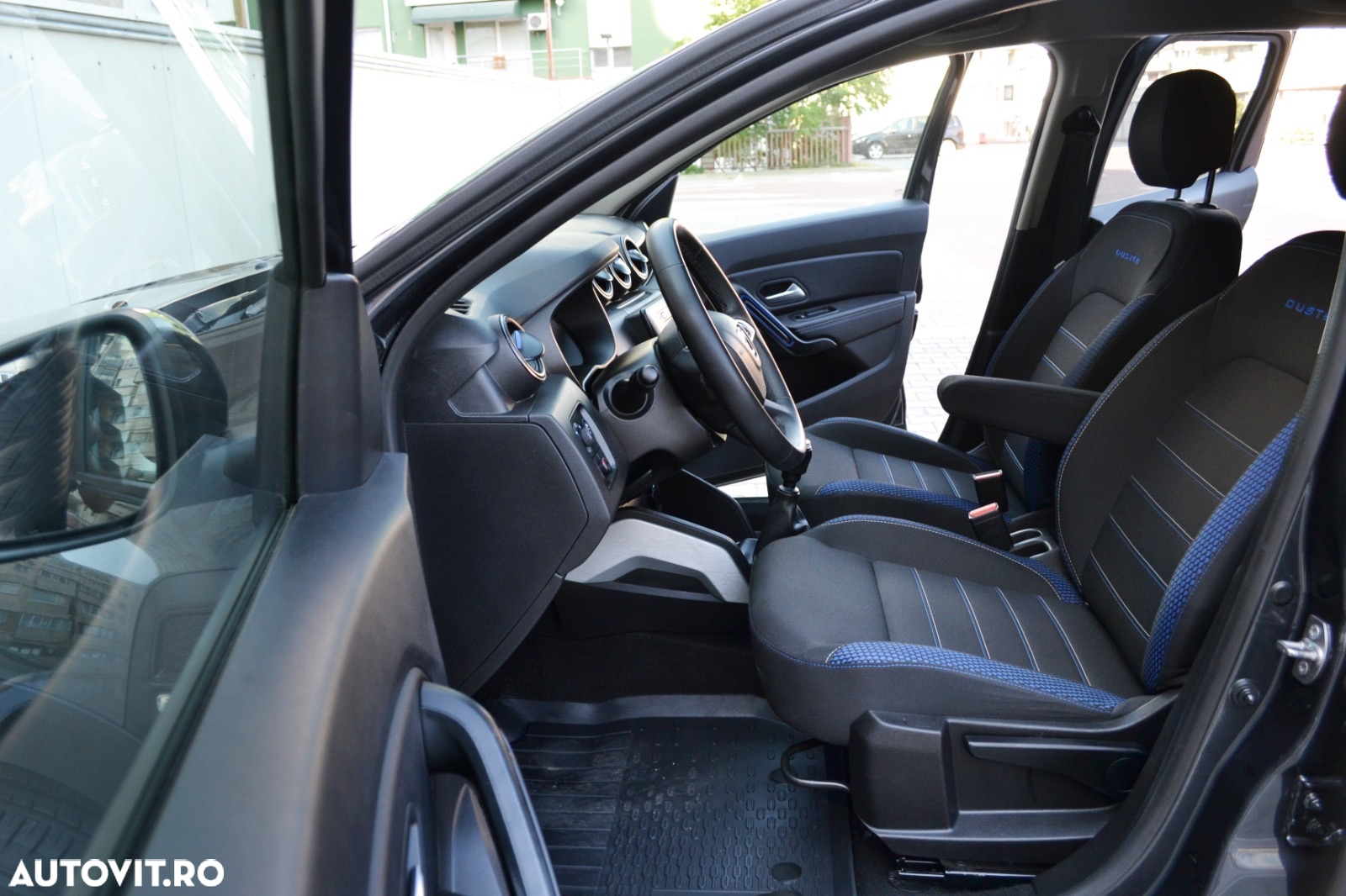 Dacia Duster TCe 100 2WD Celebration - 18
