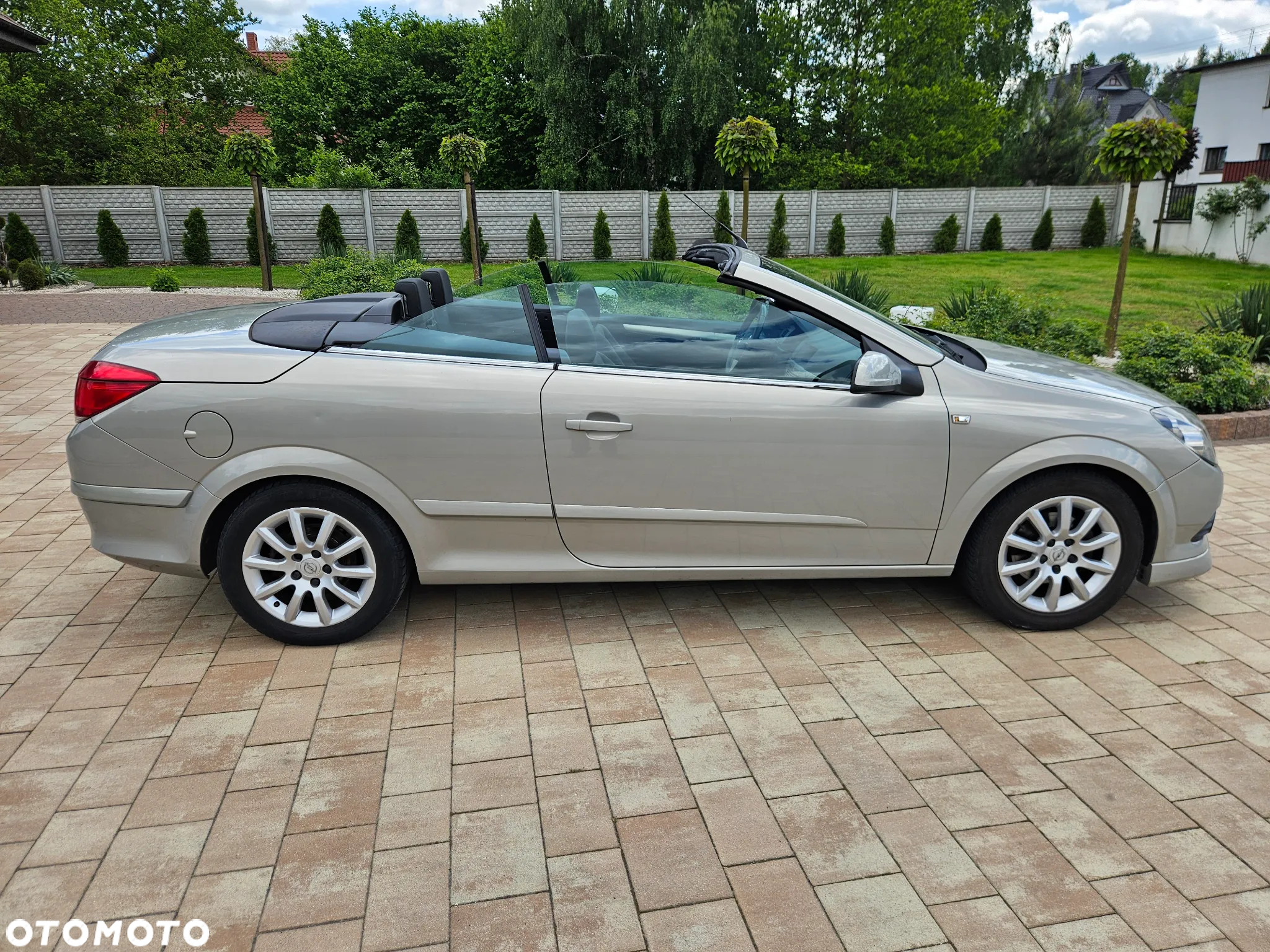 Opel Astra GTC 1.6 - 5