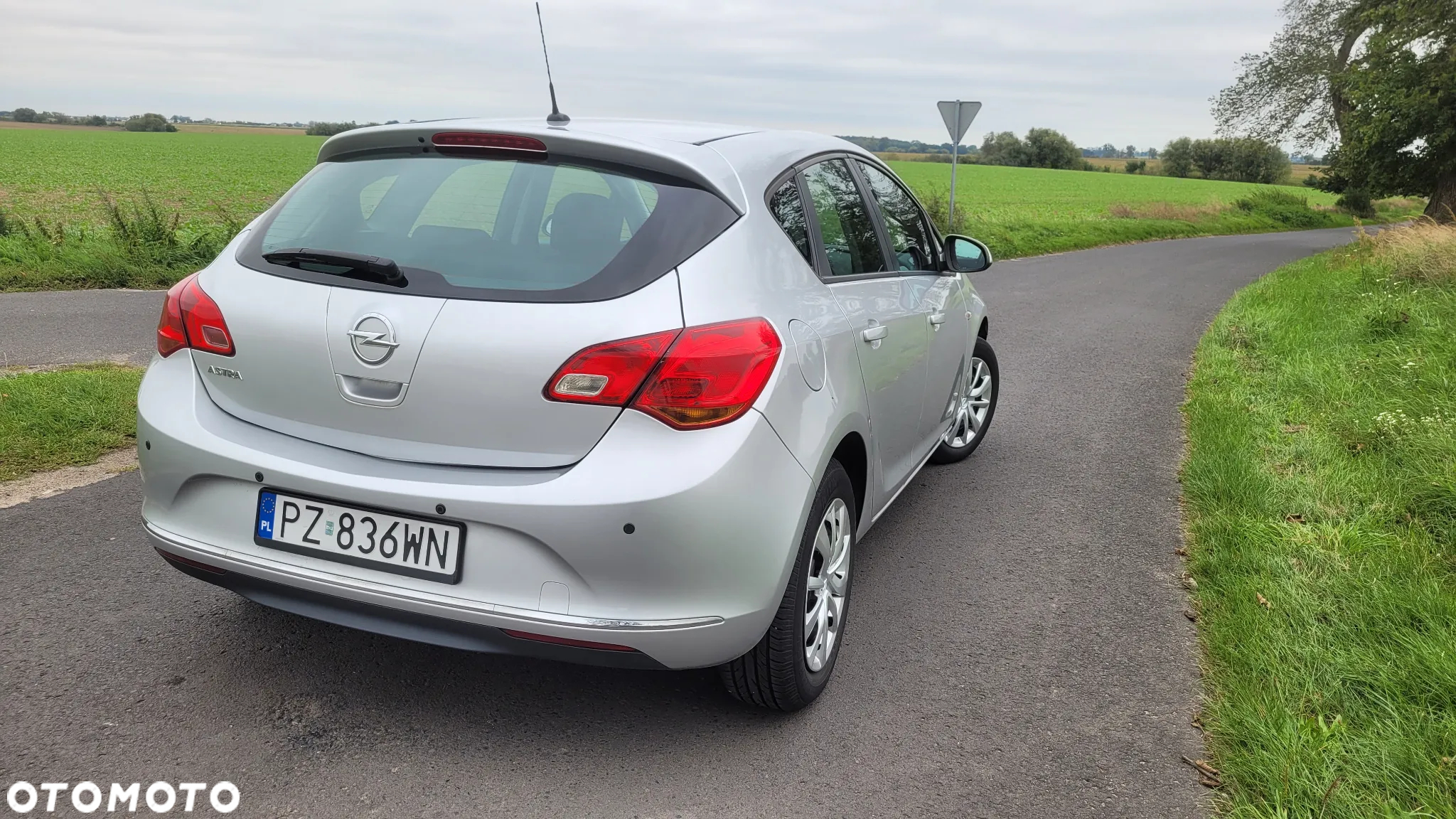 Opel Astra IV 1.4 T Active - 2