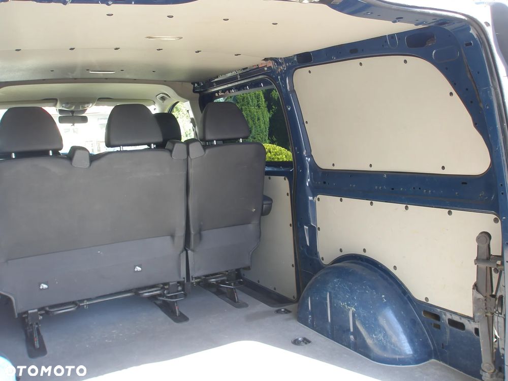 Mercedes-Benz Vito Renault Trafic - 8