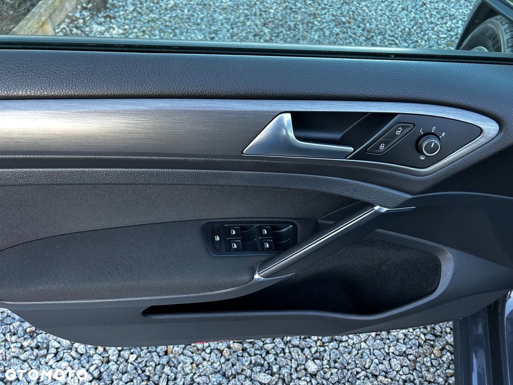 Volkswagen Golf 1.4 TSI BMT Comfortline - 30