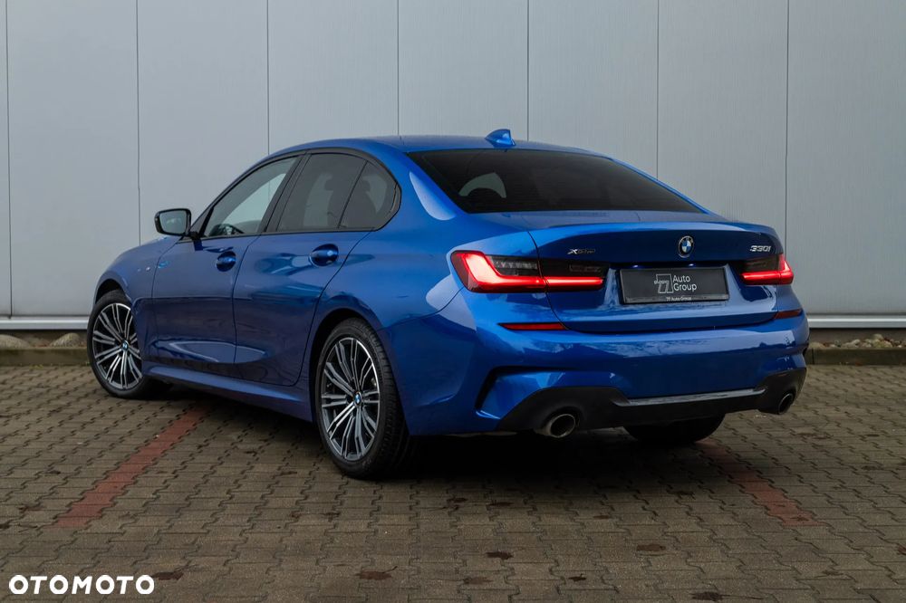 BMW Seria 3 330i xDrive M Sport - 4