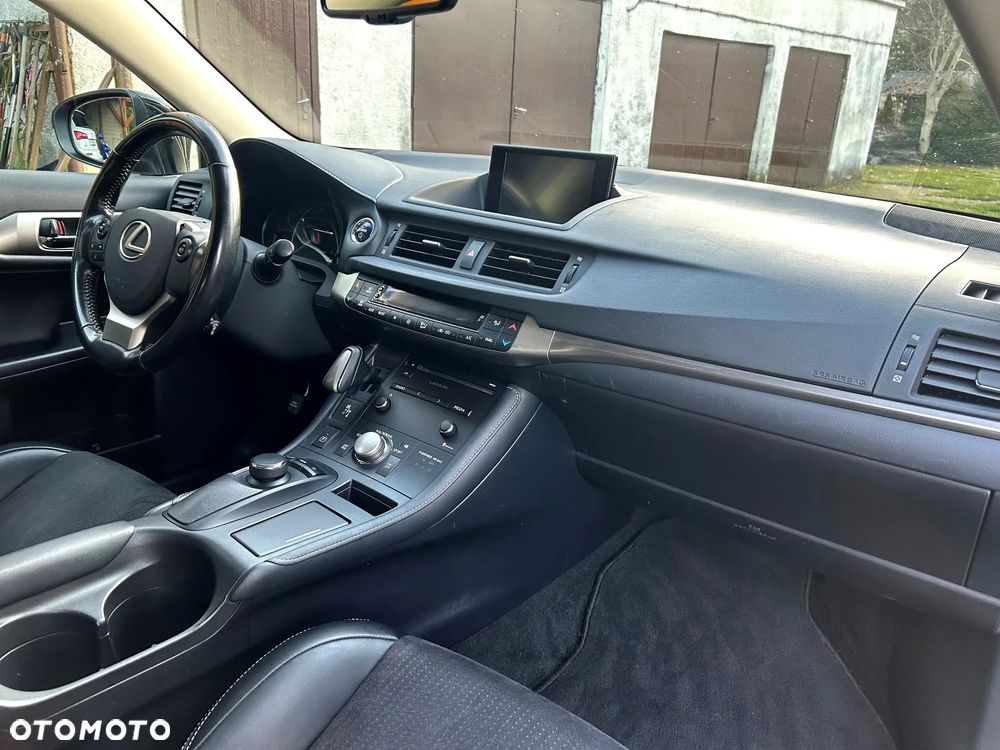 Lexus CT 200h Prestige - 8