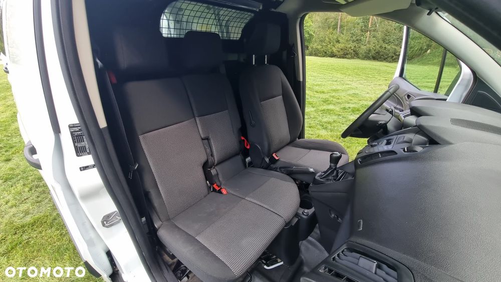 Ford Transit Connect - 12