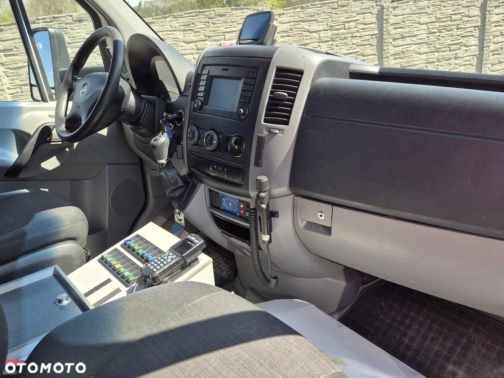 Mercedes-Benz Sprinter Karetka Ambulans - 14