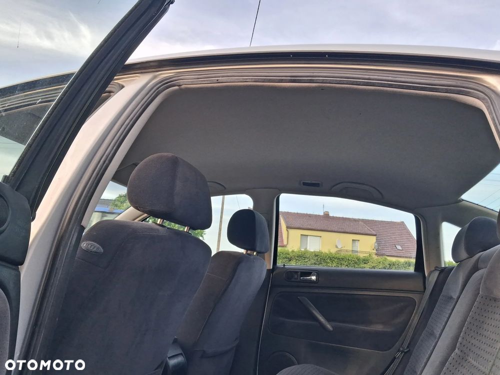 Volkswagen Passat - 10