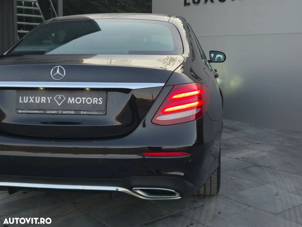 Mercedes-Benz E 220 d 4Matic 9G-TRONIC AMG Line - 29