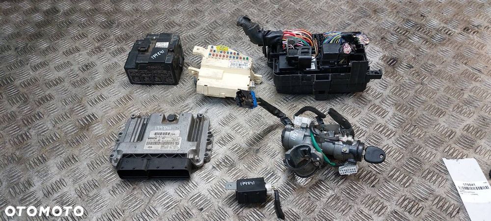 ZESTAW STARTOWY CARENS III 2.0 CRDI 39113-27485 - 1