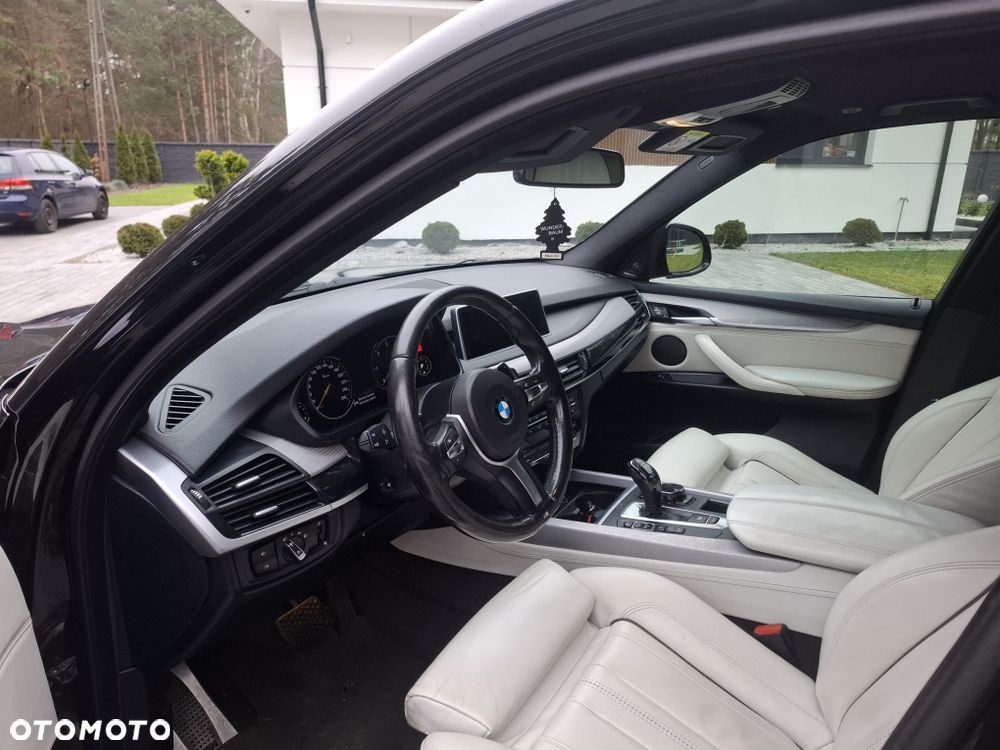 BMW X5 3.0si xDrive - 10