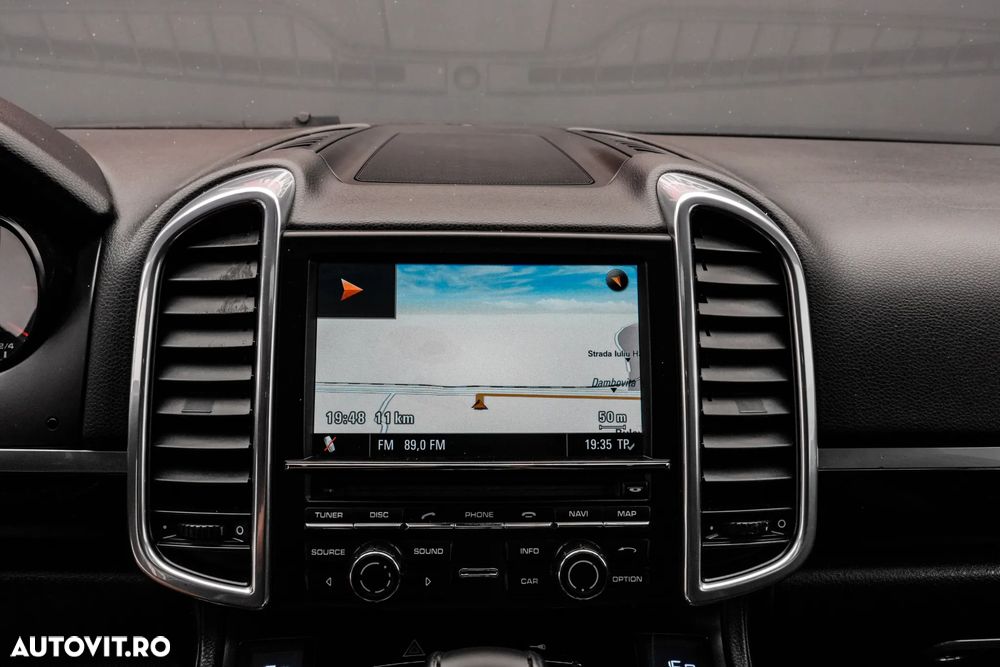 Porsche Cayenne - 22