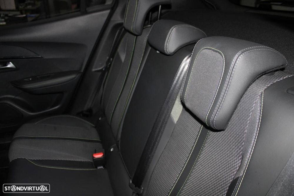 Peugeot e-2008 50 kWh GT - 14