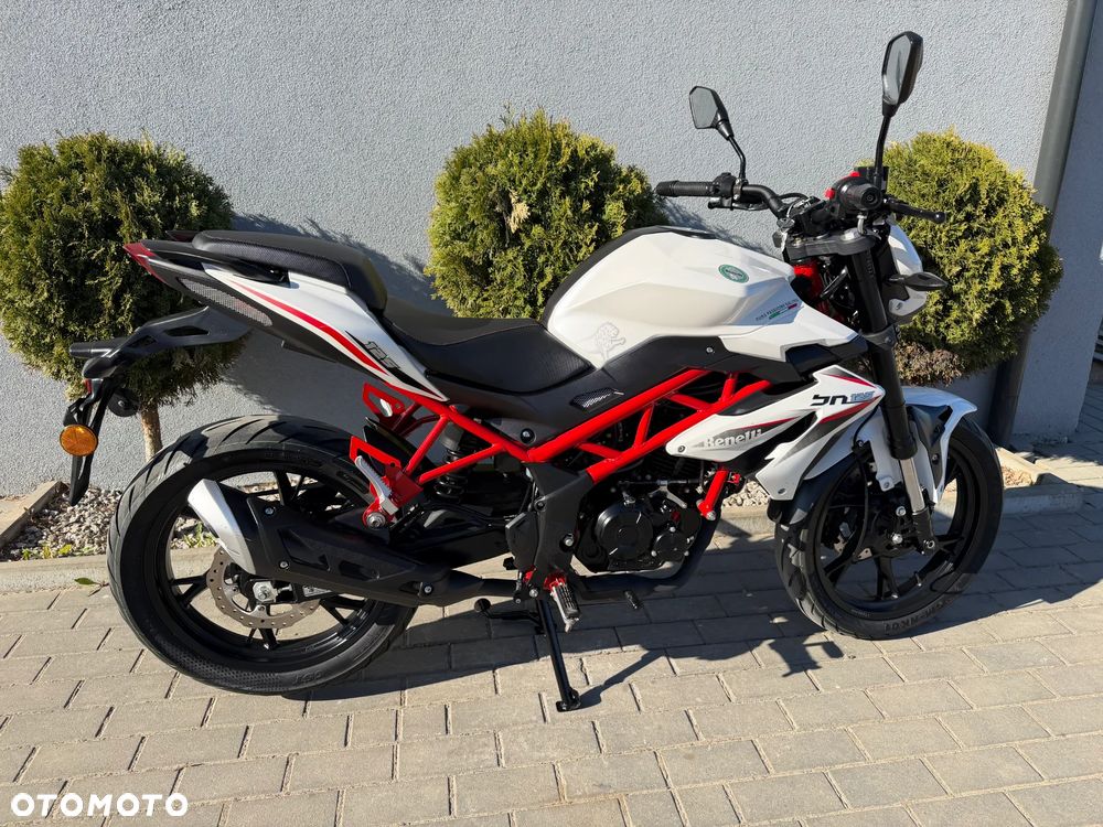 Benelli BN 125 - 13