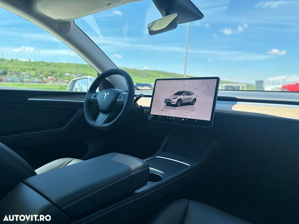 Tesla Model Y Long Range Dual Motor AWD - 20
