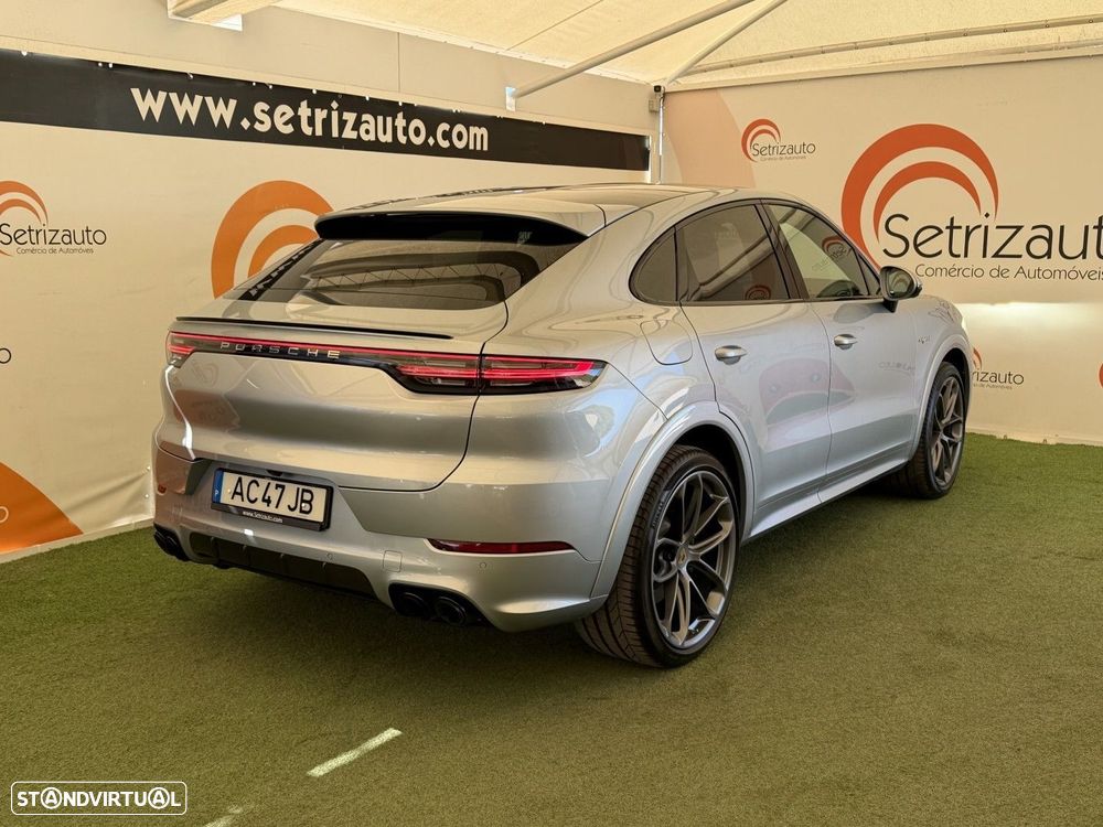 Porsche Cayenne Coupé E-Hybrid - 4