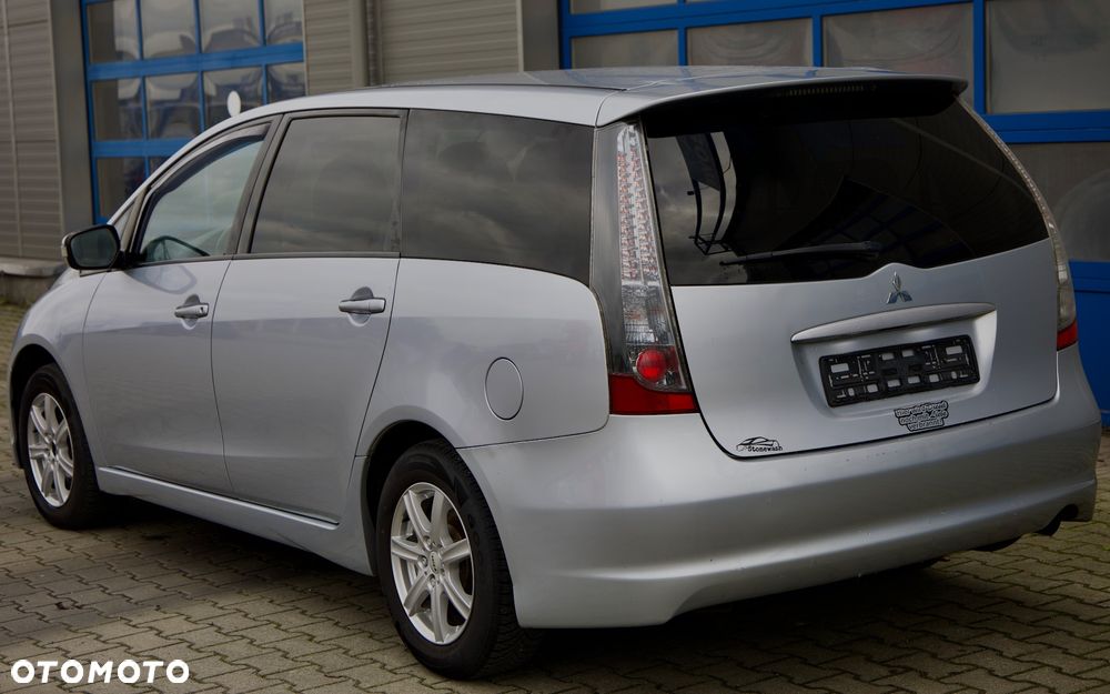 Mitsubishi Grandis 2.0 DI-D 6-Sitzer Intense - 1