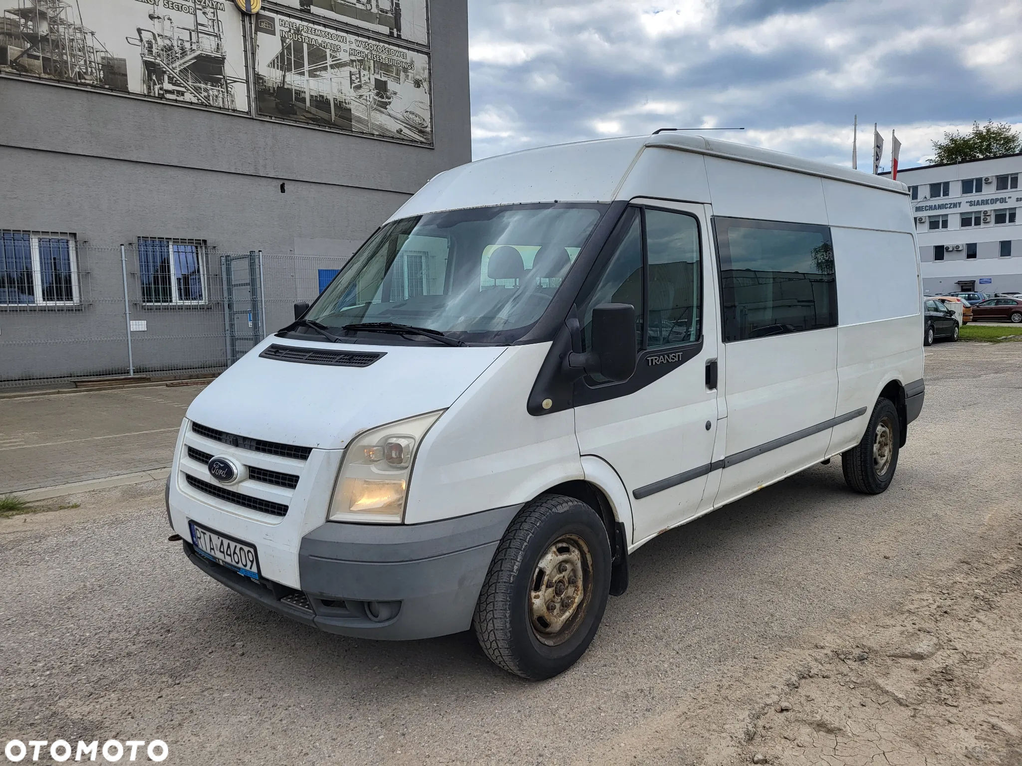 Ford Transit - 12