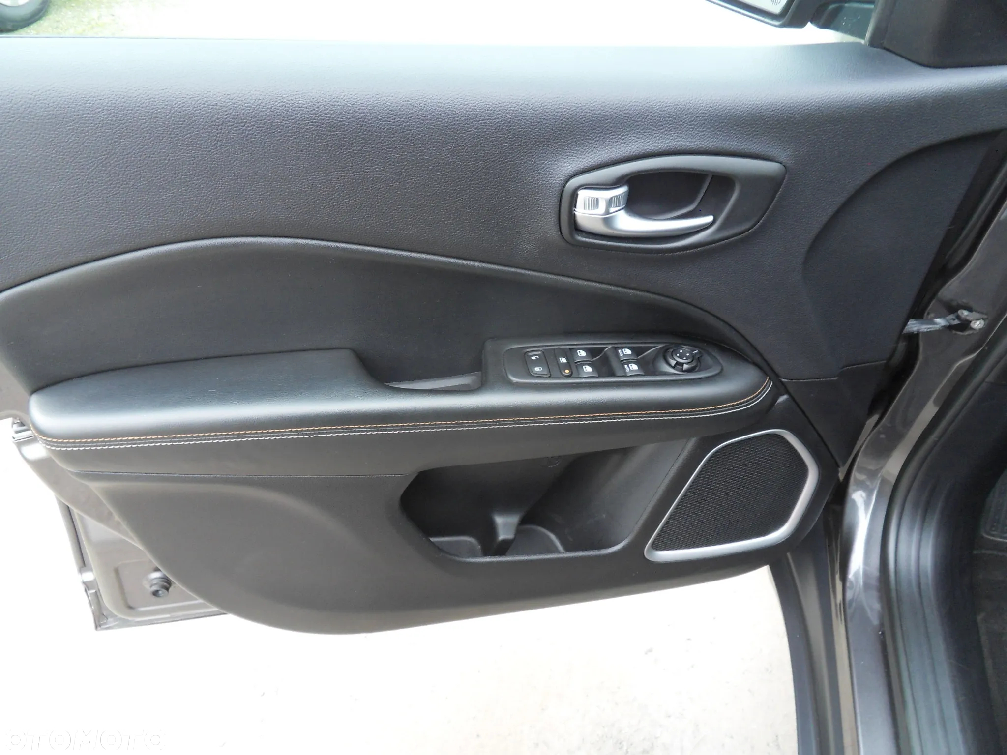 Jeep Compass 1.4 TMair Longitude FWD S&S - 13