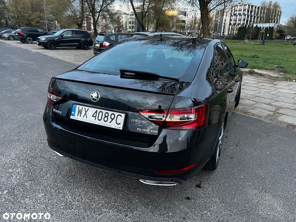 Skoda Superb 2.0 TDI Sportline DSG - 4