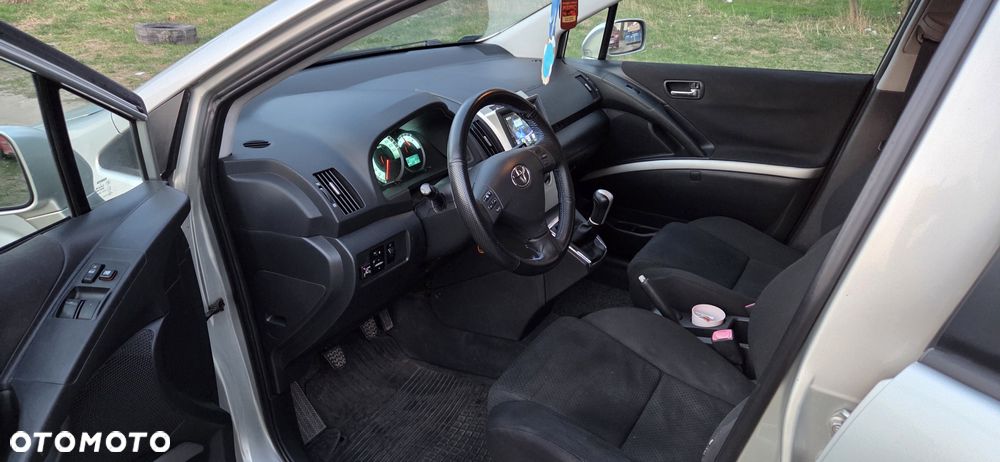 Toyota Corolla Verso 1.6 - 10