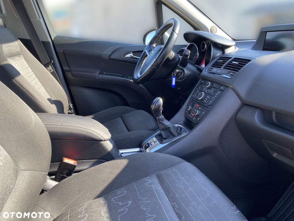 Opel Meriva 1.4 T Essentia S&S - 13