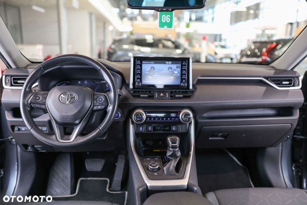 Toyota RAV4 - 6