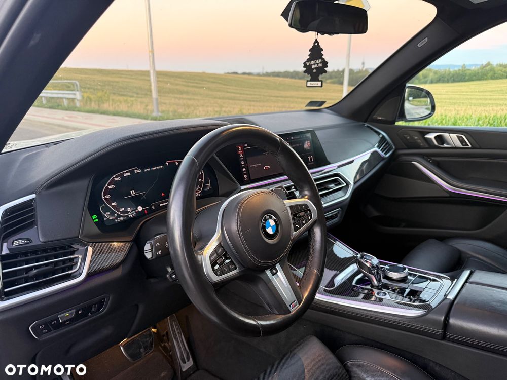 BMW X5 M M50i - 21